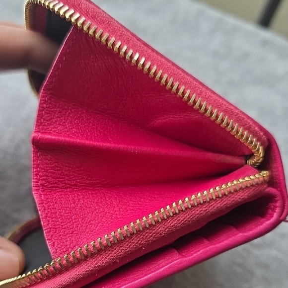 Yves Saint Laurent Fuchsia Soft Leather Wallet - Picture 8 of 11